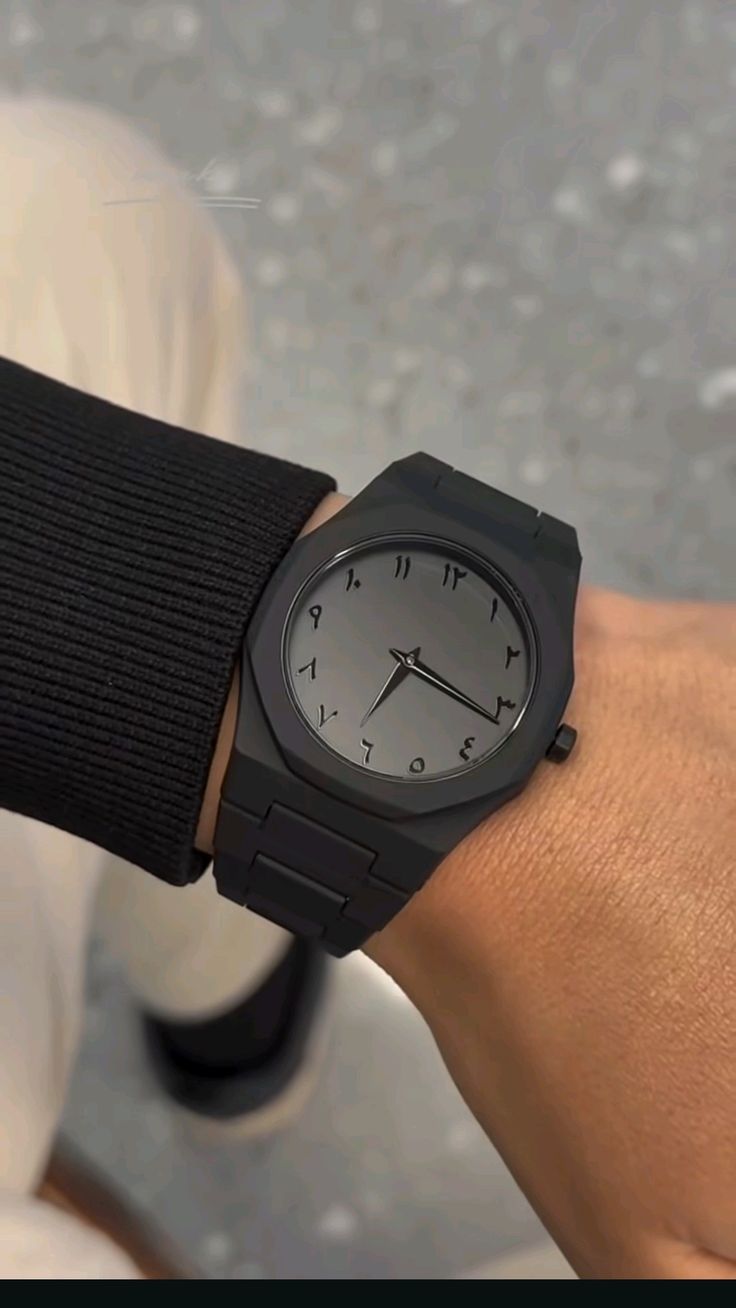 Arabic Dial Analog Watch - MEUTWO